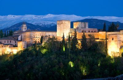 mejor zona para alojarse en granada